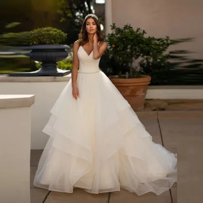 Custom Size Wedding Dress Bridal Gown Spaghetti Strap Deep V-neck Backless Small Trail Simple Looking French Retro Style Ivory
