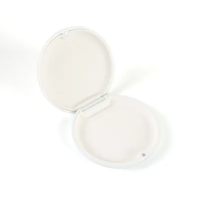 Food Grade Frosted Plastic Orthodontic Storage Box Dental Retainer with Rubber Cushion