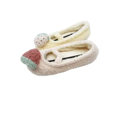 Winter Women Sippers Comfortable Strawberry-themed Fluffy Anti-slip and Wear-resistant