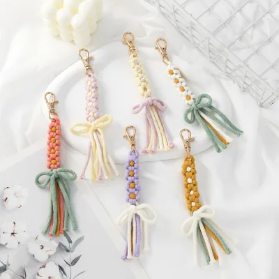 Boho Chic Eco-friendly Cotton Tassel Keychains Rainbow Hemp Cord Braided Macrame Daisy Charm for Car Bag Decoration Woven