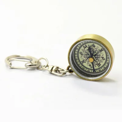 Mini Survival Compass Portable Outdoor Camping Hiking Pocket Navigator Adventure Keychain Compass Climbing Equipment