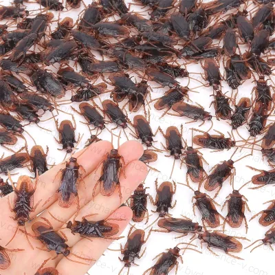 Halloween Spooky Event Party Props Practical Jokes Creepy Prank Toy Realistic Fake Cockroach Fake Insect for Tricking People