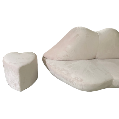 Wholesale Decorative Ottoman Italian Foot Rest Fabric Heart Shape Ottoman With Metal Base Fabric Ottoman