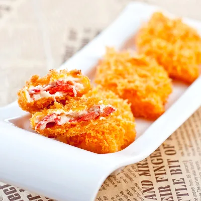 Supplier of Wholesale Casual Fried Food Crab Meat Croquettes Coated With Powder Fried Breaded Seafood for Children and Adults