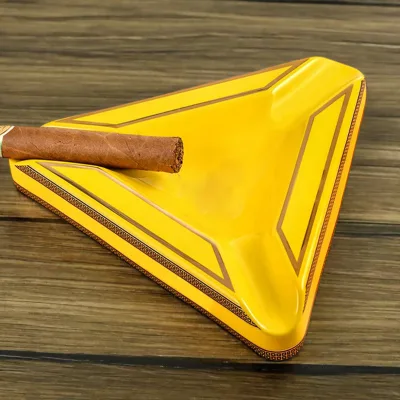 OME Handmade Porcelain Luxury Classic Ashtray Triangle Shape Ceramic Cigar Holder Personalized Smokeless American Style