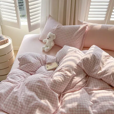Stripe Bedding Set 100% Polyester Fibre Duvet Cover Set Grid Geometric Home Textile King Comforter Bags Skin Friendly Bed Cover