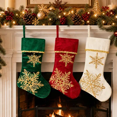 2026 Winter Holiday Decorations Christmas Stockings with Gold Sequins Snowflake Red Green Velvet 18 Inch Xmas Stockings