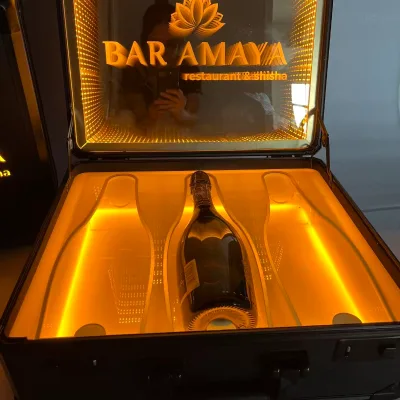 Custom Logo LED Infinity Mirror Champagne Briefcase 3 Bottles Wine Carry Case VIP Bottle Presenter for Nightclub