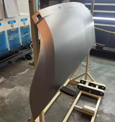 Assembly for Engine Hood Welding High Quality Product for Engine Hoods