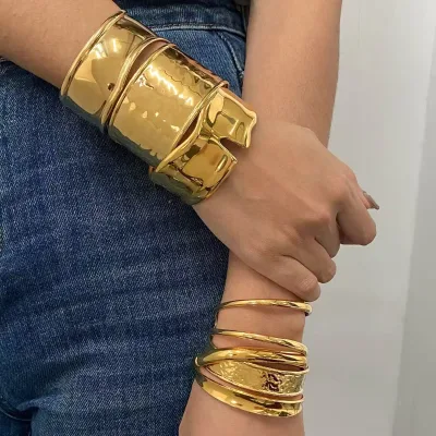 Ins Wide Shaped Hammered Texture Cuff Bangle 18K PVD Gold Plated Stainless Steel Opening Bracelet Women's Casual/Sporty