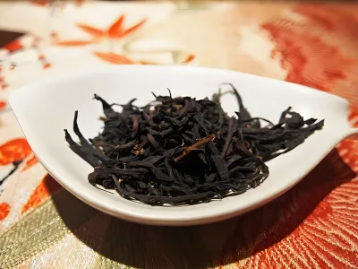 New EU Free Sample Organic Fujian Black Tea Smoky Lapsang Souchong Top Grade Quality Health Fermented Loose Tea Packaged Bag Box