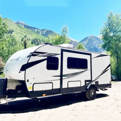 China Manufacturer's 4X4 Truck Bed Camper with Pop-up Tent Slide-in Outdoor Camping Gear for Sale