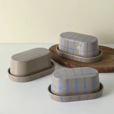 Gridding Hand Painted Modern Wholesale Kitchenware Custom Cheese Storage Container Serving Plate Ceramic Butter Dish with Lid