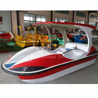 Hot Selling 4-person Electric Boat with Chairs Water Play Equipment Funny Electric Boat with Kids for Sale