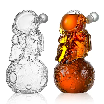 Spaceman Liquor Decanter With Whiskey Decanter Wine Carafe Decanter Durable Thick Glass 27 oz 800 ml Glass Bottles