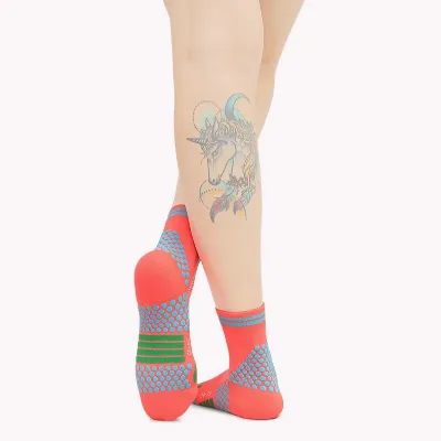Hot Sale Compression Crew Cycling Socks Breathable Nylon Spandex Massage Dots Compression Running Socks Cycling Socks