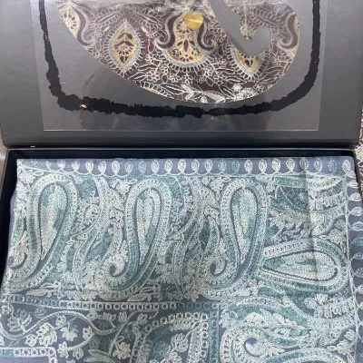Omani Masar Embroidered Floral Prayer Head Scarf 100% Cotton 55x55inch Plain Square Shemagh with Yemeni Logo Soft Ethnic Shawl