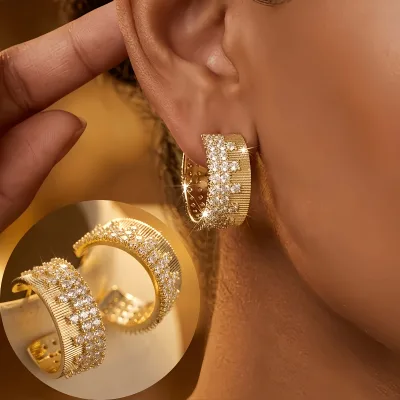 18K Gold Plated Brass Post Huggie Hoop Stud Earrings Micro Pave CZ Striped Textured C Shape Vintage Women Jewelry OEM ODM