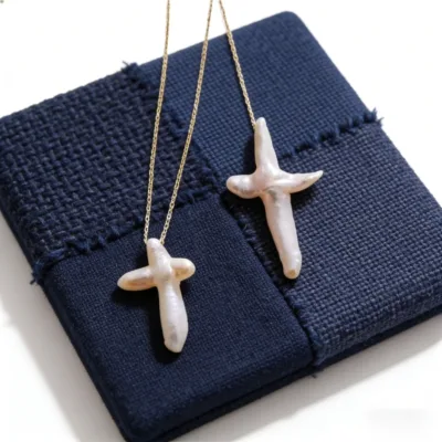 Playful Gold Necklace Chicken Claw Design Baroque Pearl Asymmetrical Cross Pattern Clavicle Chain