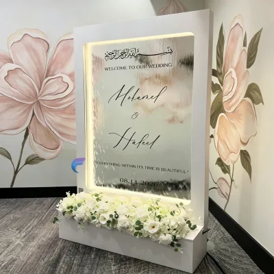 Acrylic welcome sign wedding Customized tabletop wedding sign Floral decor wedding display Indoor wedding name sign
