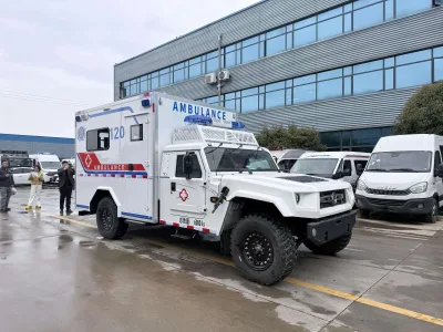 Off Road Box Type ICU Monitoring Ambulance for Wild Area Emergency Rescue and Cross-country Patient Transfer Medical Vehicle