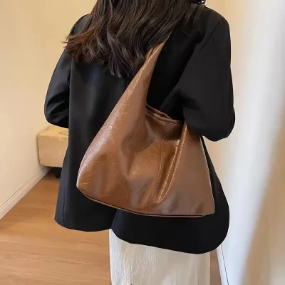 Versatile Retro Designer Large Capacity Soft Leather Women's Handbag Red Casual Shoulder Bag with Fashionable