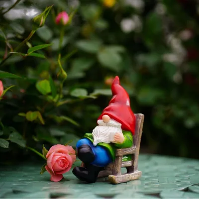 Cute Gnome Resin Statue with Rocking Chair Vintage Pastoral Dwarf Sculpture Creative Tabletop Home Decor Ornament Gift