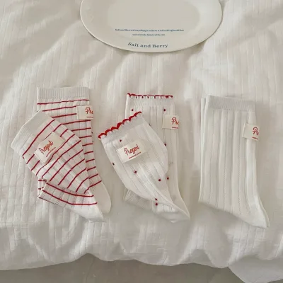 Wholesales New striped socks cotton bone-free mid-calf socks with Korean style label stacked socks