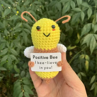 Handmade Crochet Bee Ornaments Cute Positive Affirmation Card Funny Bee Doll for Home Decor Adorable Birthday Gift