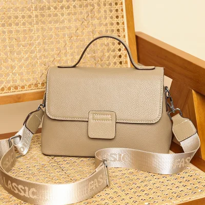 Factory Wholesale Women's Vintage Style Shoulder Bag with Modern Flair Polyester Lining Zip Closure for Casual Outings