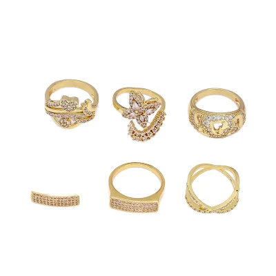 Vintage Crystal Floral Band Women's Statement Ring Pave Rhinestone Decor Featuring Zircon Stone Alloy