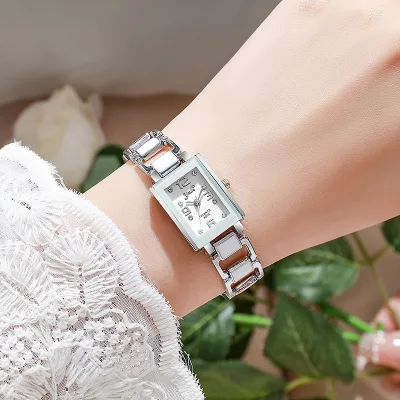 Youth Student Girls Fashion Square Bracelet Watch Custom Available Gold Plated Case Rhinestone Index Quartz Wristwatch