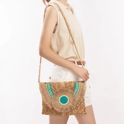 New Hand-woven Tassel Bohemian Straw Clutch Casual Travel Crossbody Shoulder Bag for Women