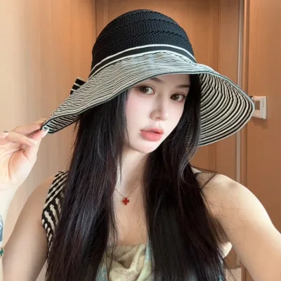 Sophisticated French-style Hepburn-inspired Vintage Striped Sun protection and Shading Hat for Women Resembling a Fisherman Cap