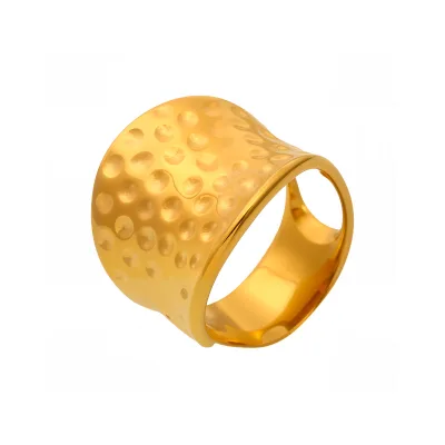A Personalized and Fashionable 18k Real Gold Wide Face Hammer Pattern Ring That Does Not Fade