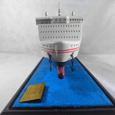 Wholesale 3D Jumbo Resin Boat Cruise Ship Model Painted Art Technique Craft Souvenirs Business Gifts Hot Sale Memorial Items