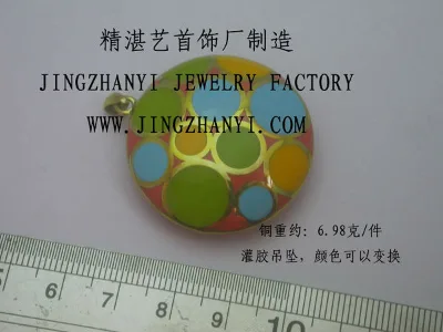 fashion resin round pendant
