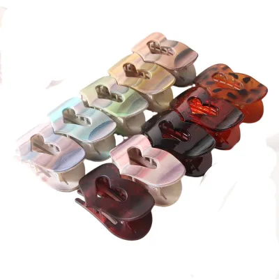 Korean Style Sweet Cute Hollow Heart Shaped Claw Clip Candy Pure Color Matte Plastic Women Girls Hair Claw Clip
