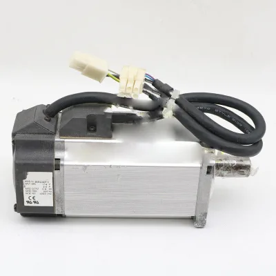 One New MUMA042P1S AC Servo Motor in Box Expedited Shipping MUMA042P1S