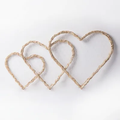 Custom Grid Three Size Heart Shaped Bouquet Packaging Floral Wreath Line Art for Florists and Party Supplies