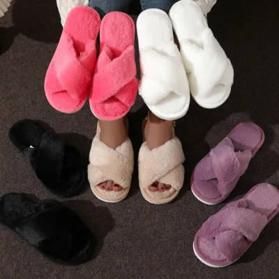 2025 New Arrival Luxury Fluffy Slippers Flat Plush Bedroom House Designer Women Slides Slippers for Women