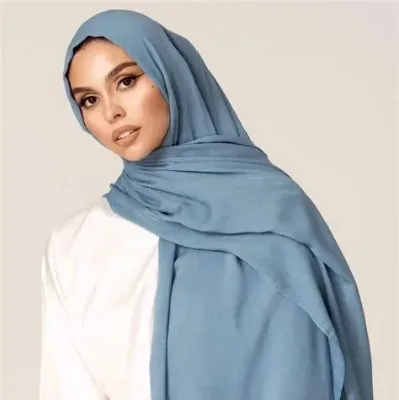 Best-selling modal fabric headscarf: breathable and soft, made with bamboo fiber, cotton, and viscose; suitable for Muslim women