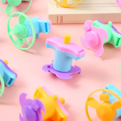 Wholesale Mini Hand Screwing Plastic Small Spin Toy for Children Kids Gift Dreidel Whirligig Toy for Vending Capsule Machine