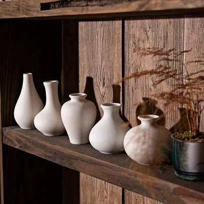 Wholesale Modern Small Porcelain White Vase with Matte Glaze Handmade & Eco-Friendly for Tabletop Decoration