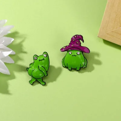 cartoon super cute frog brooch creative cute animal metal badge clothing accessories