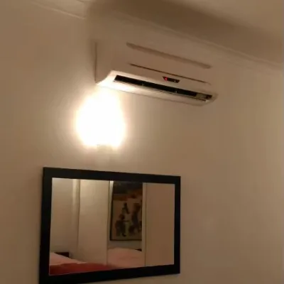 62W Power Input 5.5kw Heating 3.7kw Cooling 680 M3/H Low Noise Wall Mounted Split Fan Coil Water Flow Circulation HVAC System