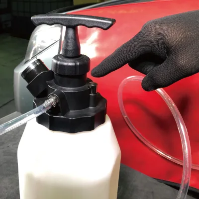 Automotive Brake Bleeder Tool Vacuum Test Function One-Person Operation for Nissan 411 (1965-1967) Zine Plastic Construction