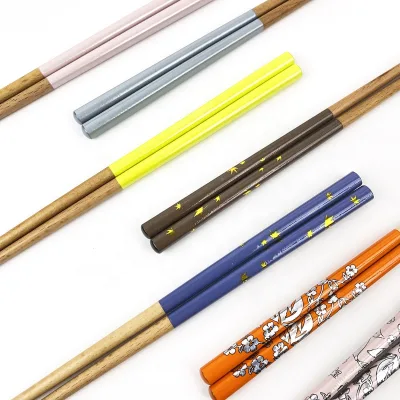 Newly Designed Wooden Customized Colored Chopsticks Gold Maple Leaf Fashionable Dishwasher Safe Chopsticks