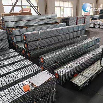 Unistrut Channel Troue 1 5/8 X 1 5/8 X 10 Calibre 12 Channel 41X41