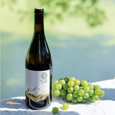 High Quality Dry Taste Chinese White Wine 13.0 Percent Alcohol White Wine Chardonnay Moscato Grape 750 Ml Bottle Table Vino